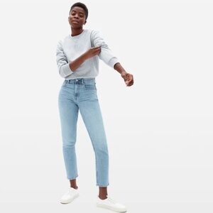 Everlane the original cheeky Jean - light wash size 27 crop